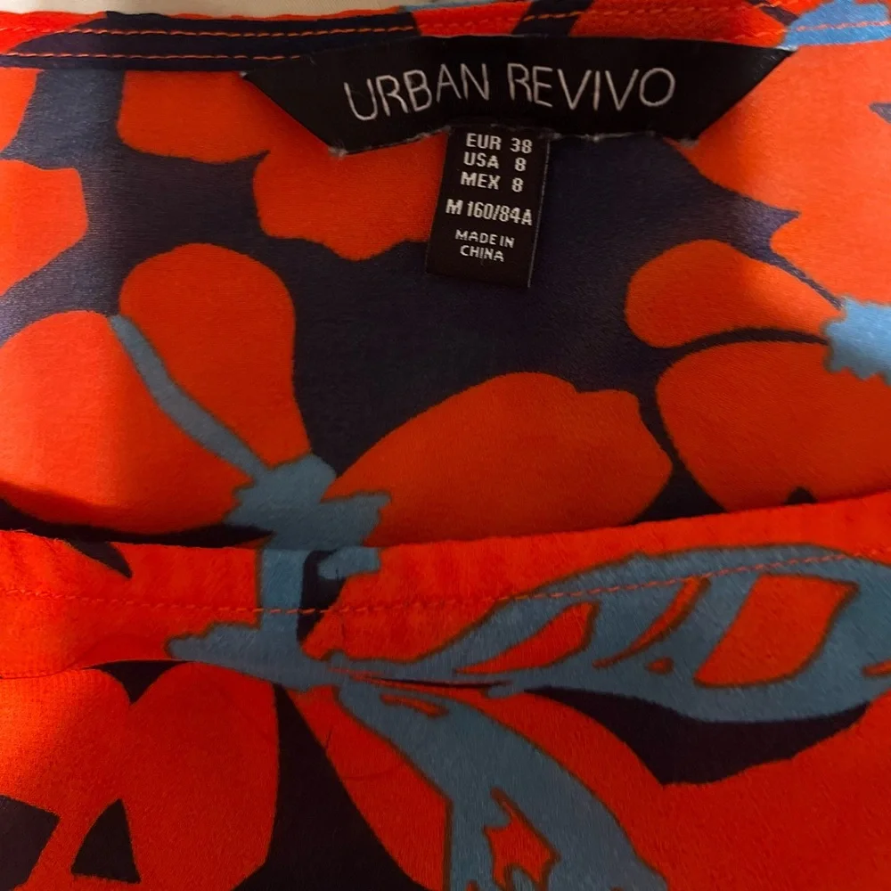 Bold Floral Women's Blouse in Red and Black - Picture 4 of 4